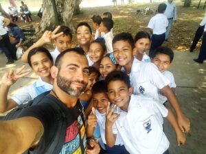 Selfie con alunni di Santa Cruz de Mopox