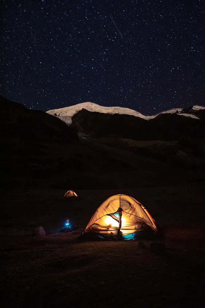 Come dormire gratis in viaggio - Notte al campo base dell'Illimani