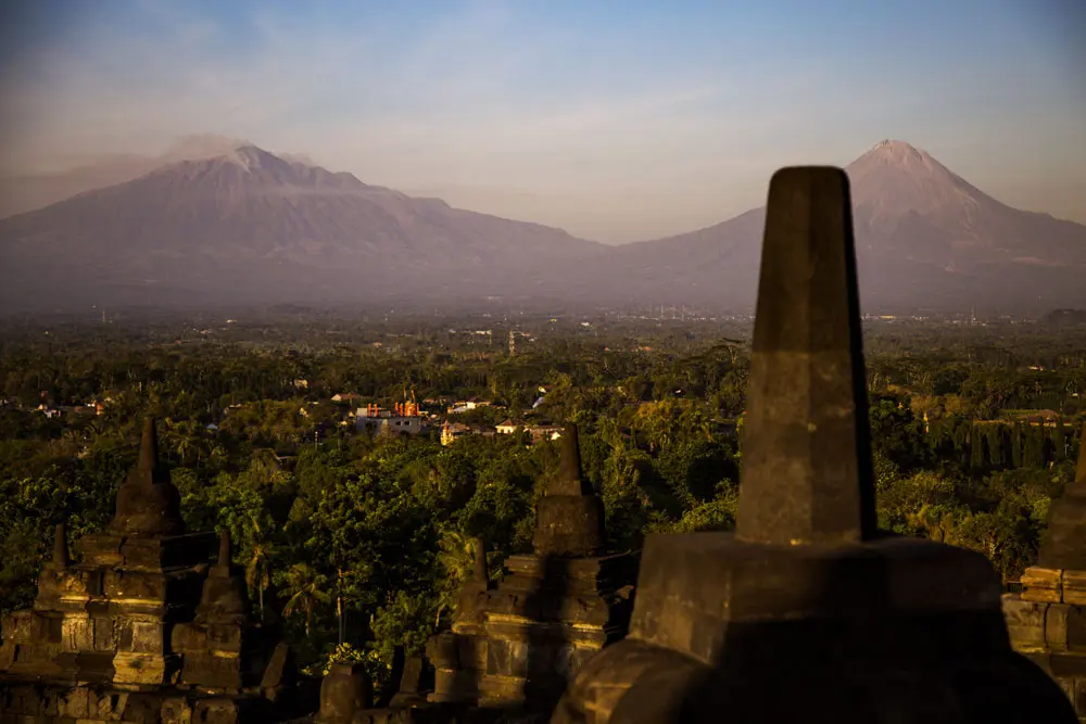 Yogyakarta-Tramonto-a-Borobudur